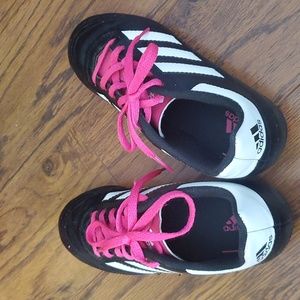 Kids soccer cleats; size 1.5; Black, white and hot pink